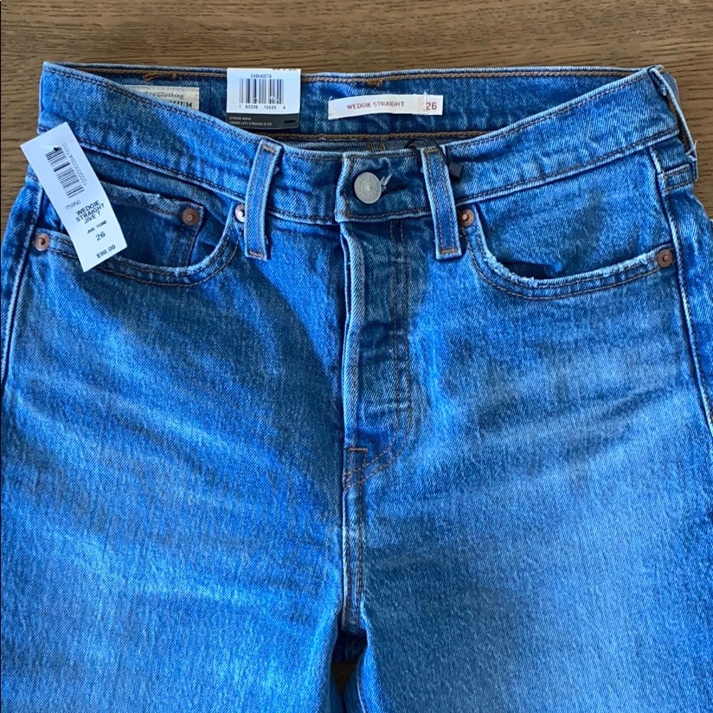 Levi wedgie straight jeans